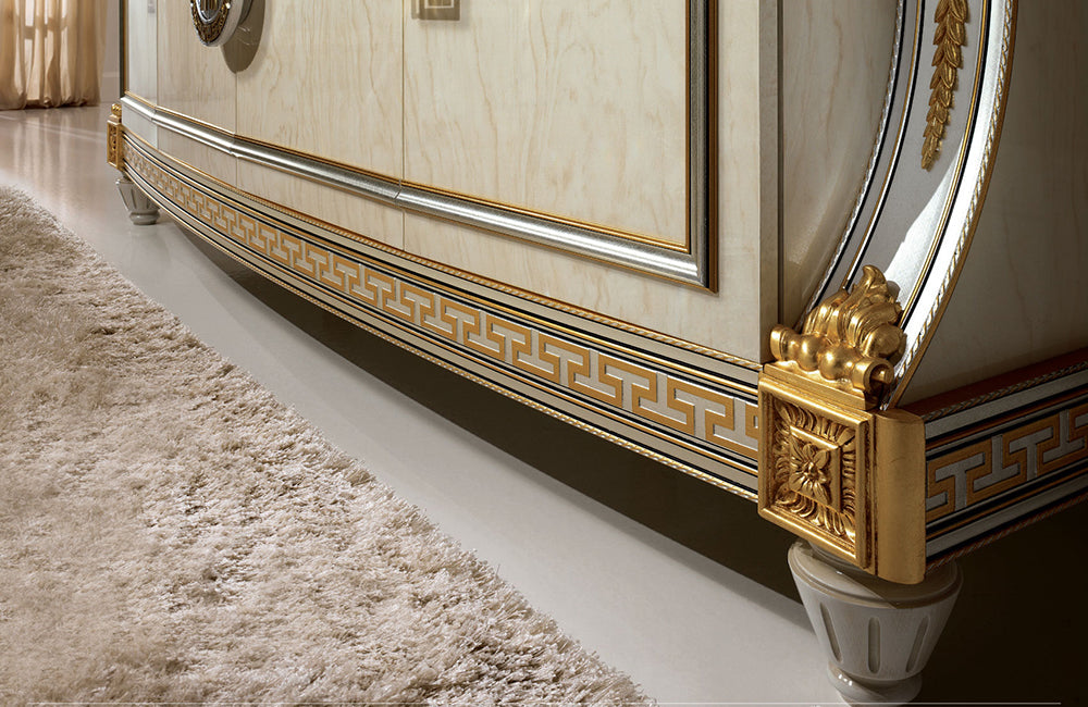 Liberty Day Dining room